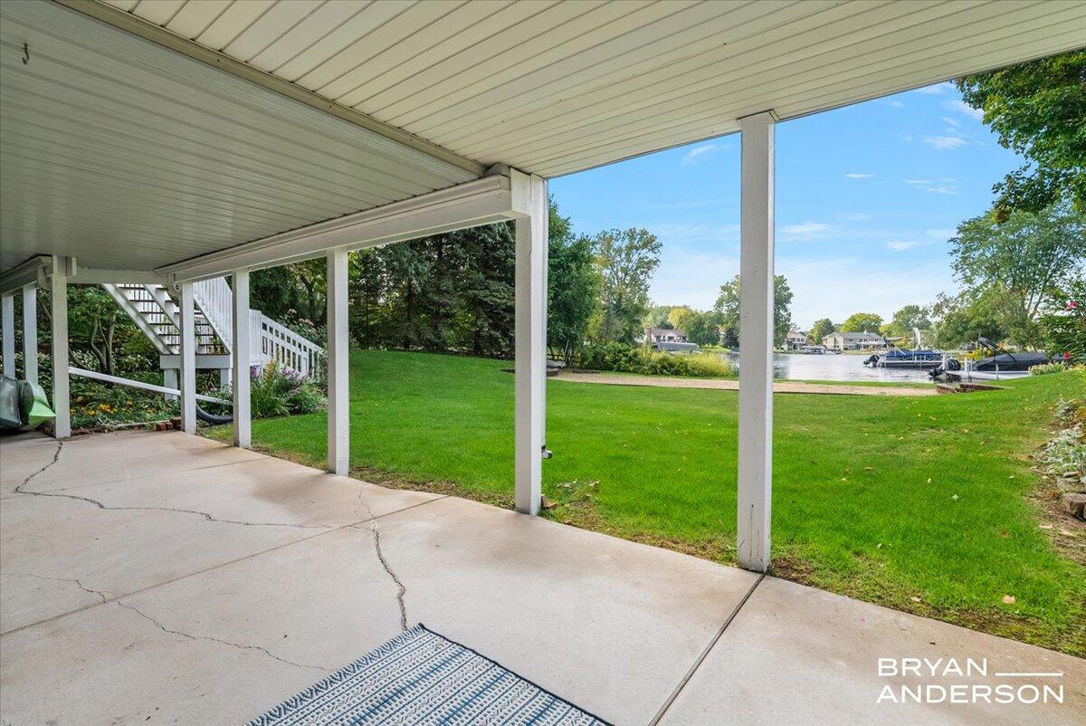 6919 Verde Vista Drive NE