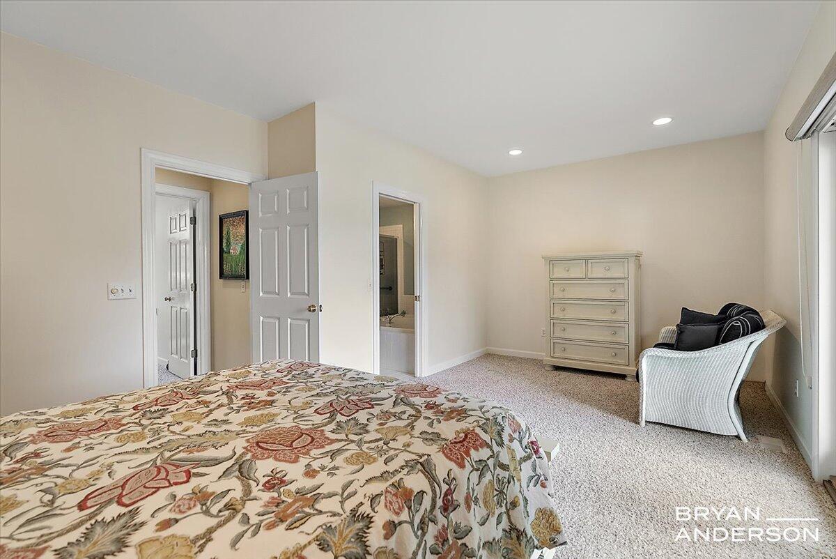 6919 Verde Vista Drive NE