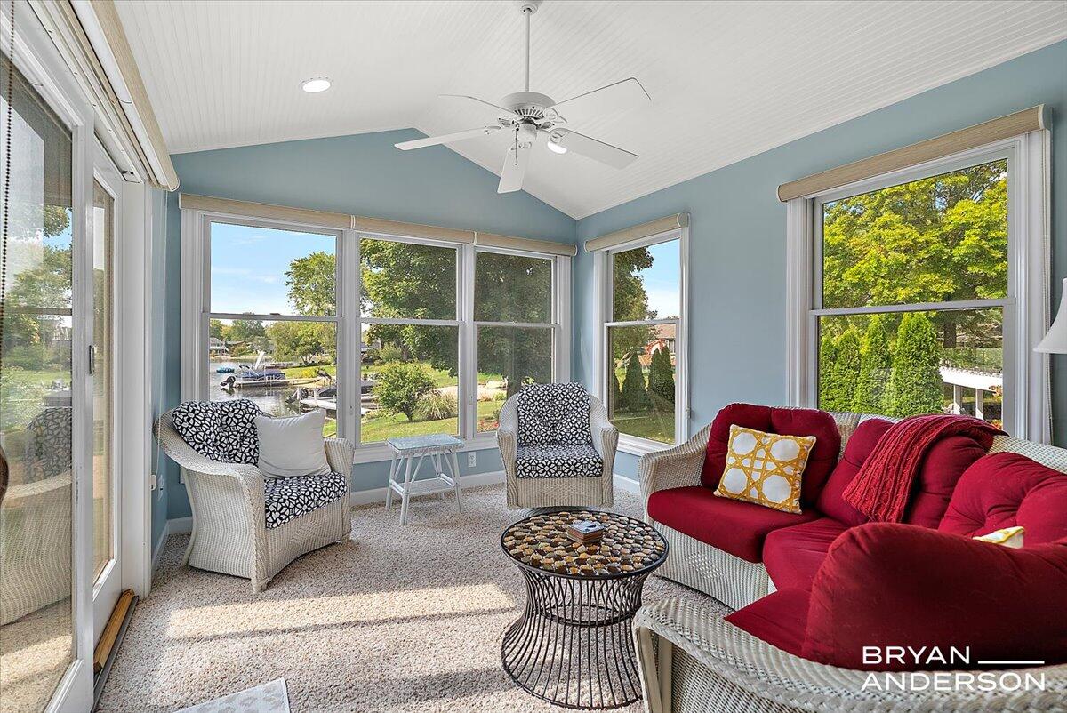 6919 Verde Vista Drive NE