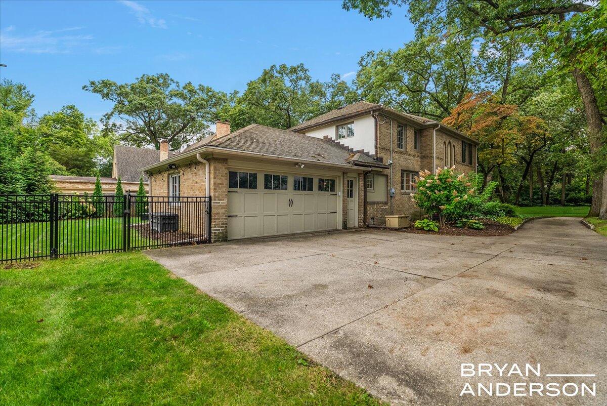 926 Cambridge Drive SE