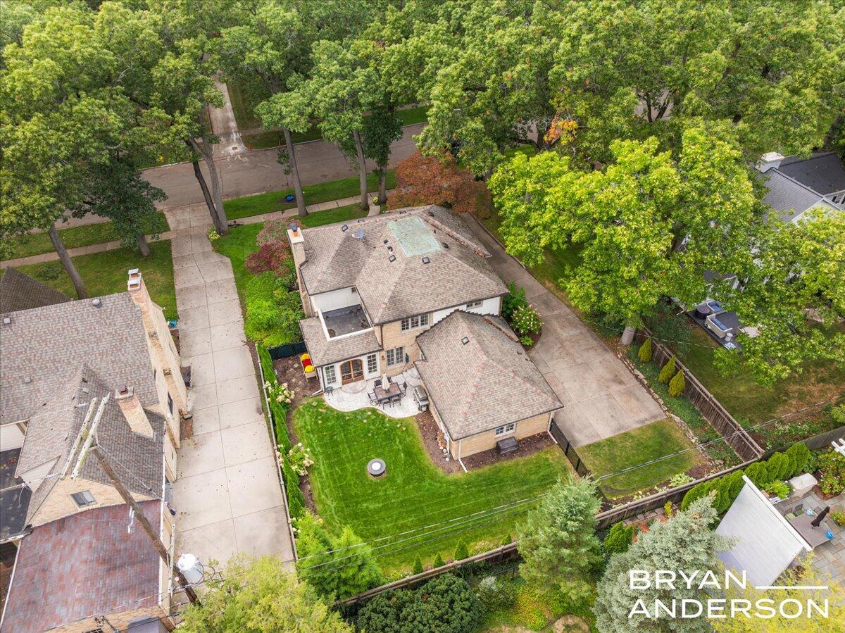 926 Cambridge Drive SE