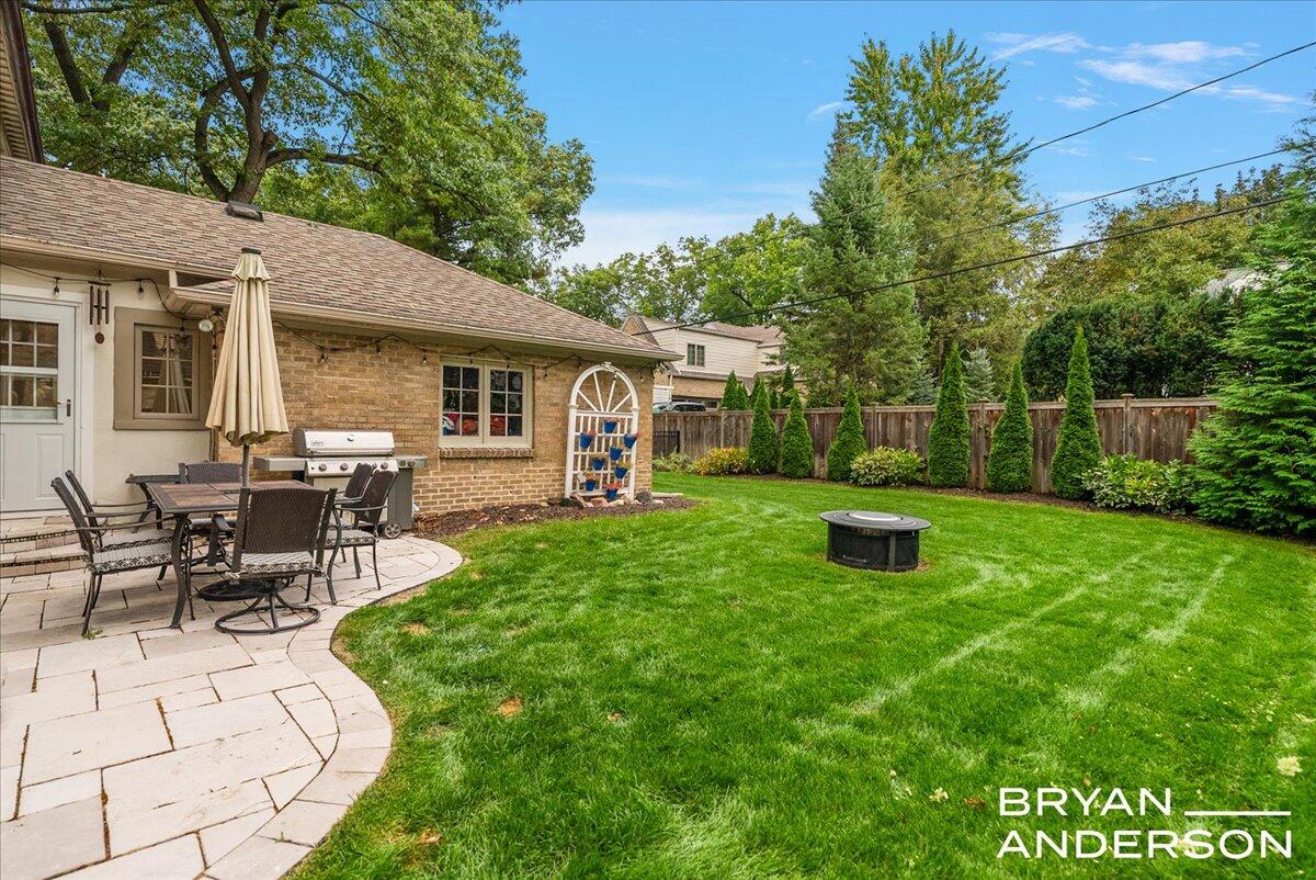 926 Cambridge Drive SE