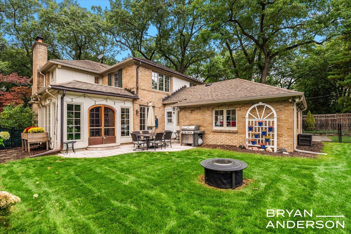 926 Cambridge Drive SE