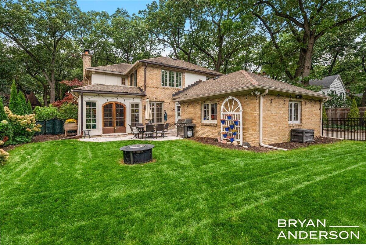 926 Cambridge Drive SE
