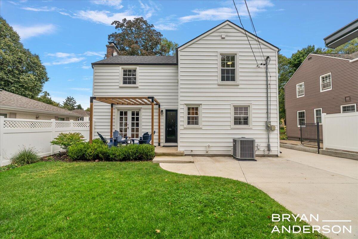 1028 Pinecrest Avenue SE