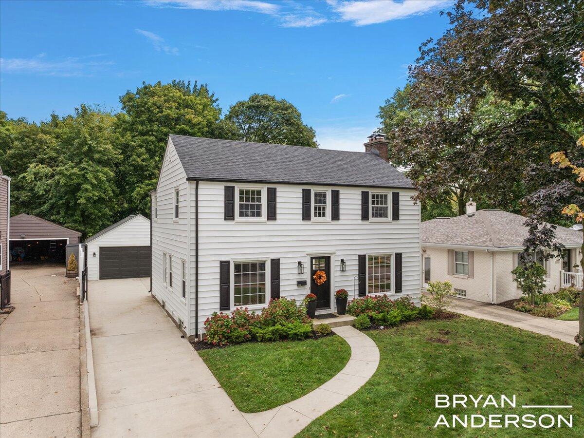 1028 Pinecrest Avenue SE