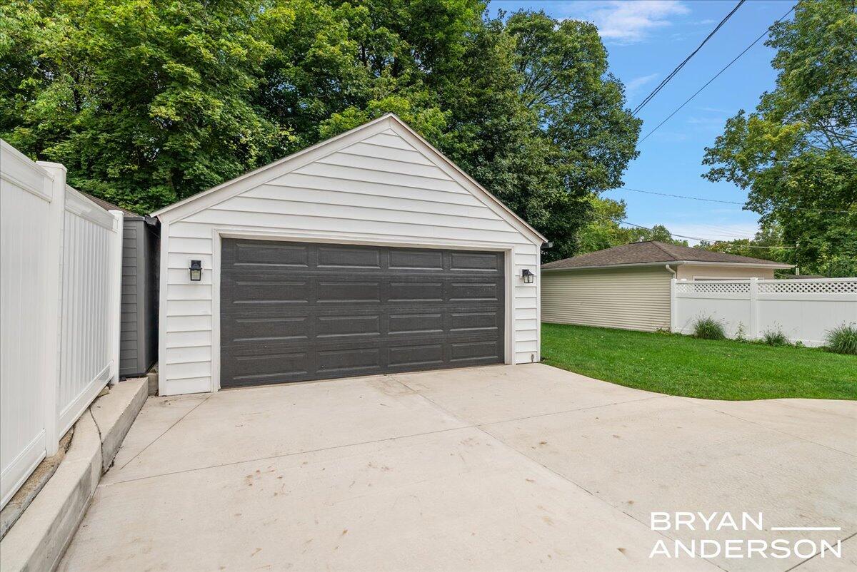 1028 Pinecrest Avenue SE