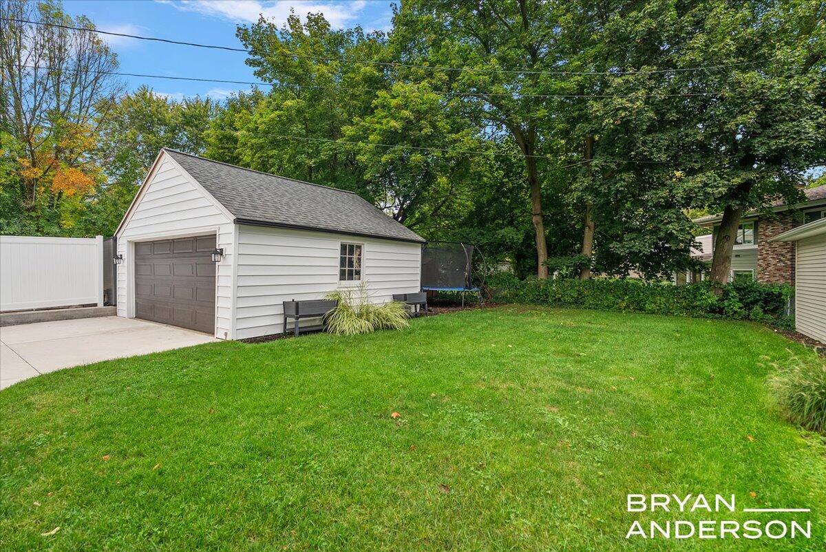 1028 Pinecrest Avenue SE