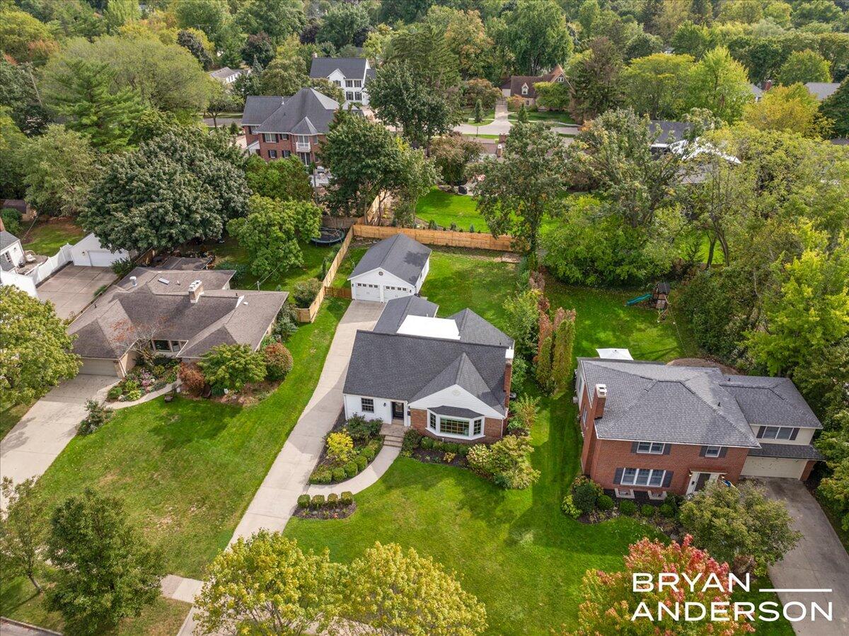 2462 Beechwood Drive SE