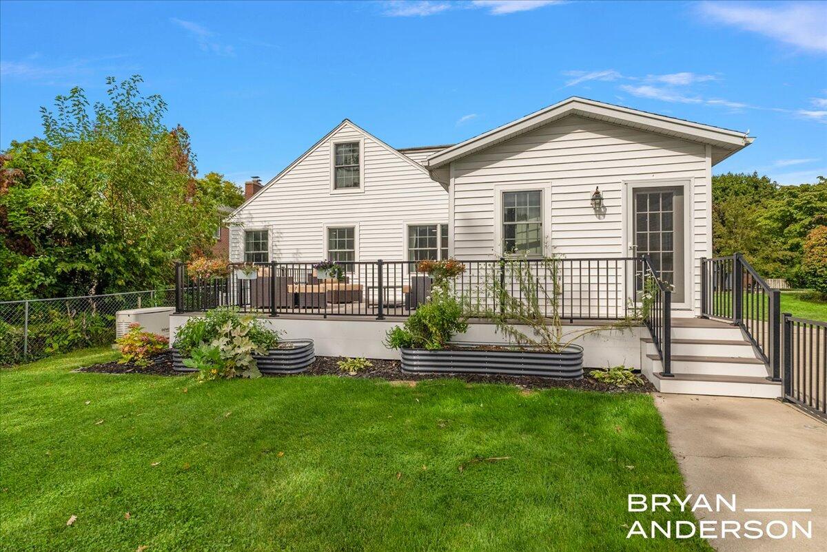 2462 Beechwood Drive SE