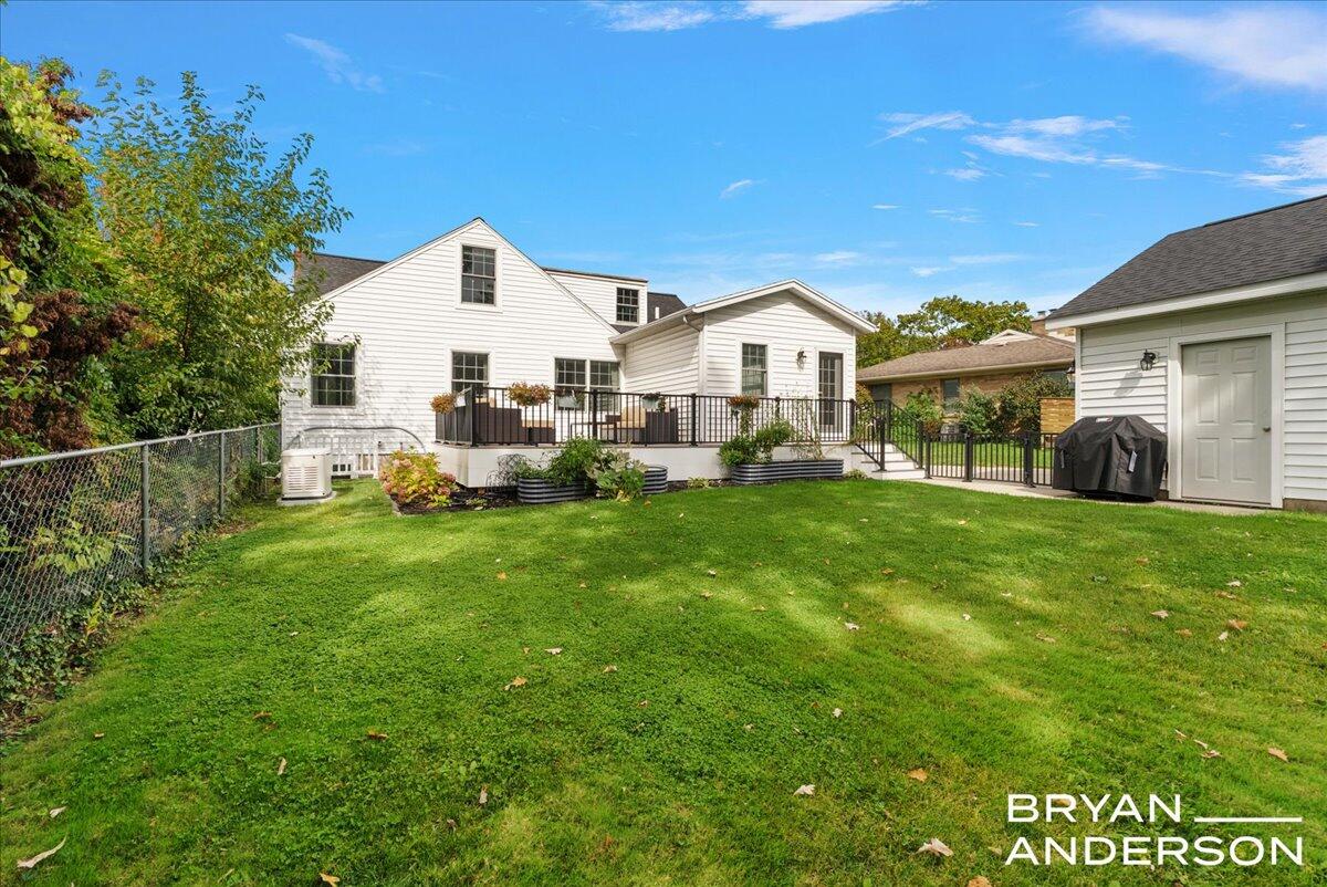 2462 Beechwood Drive SE