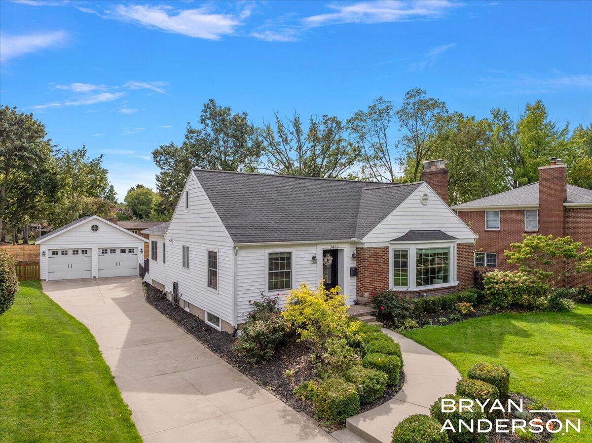 2462 Beechwood Drive SE