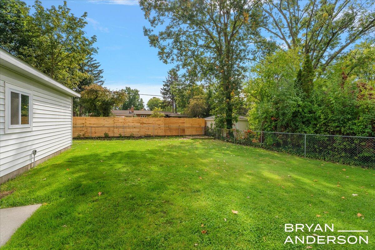 2462 Beechwood Drive SE