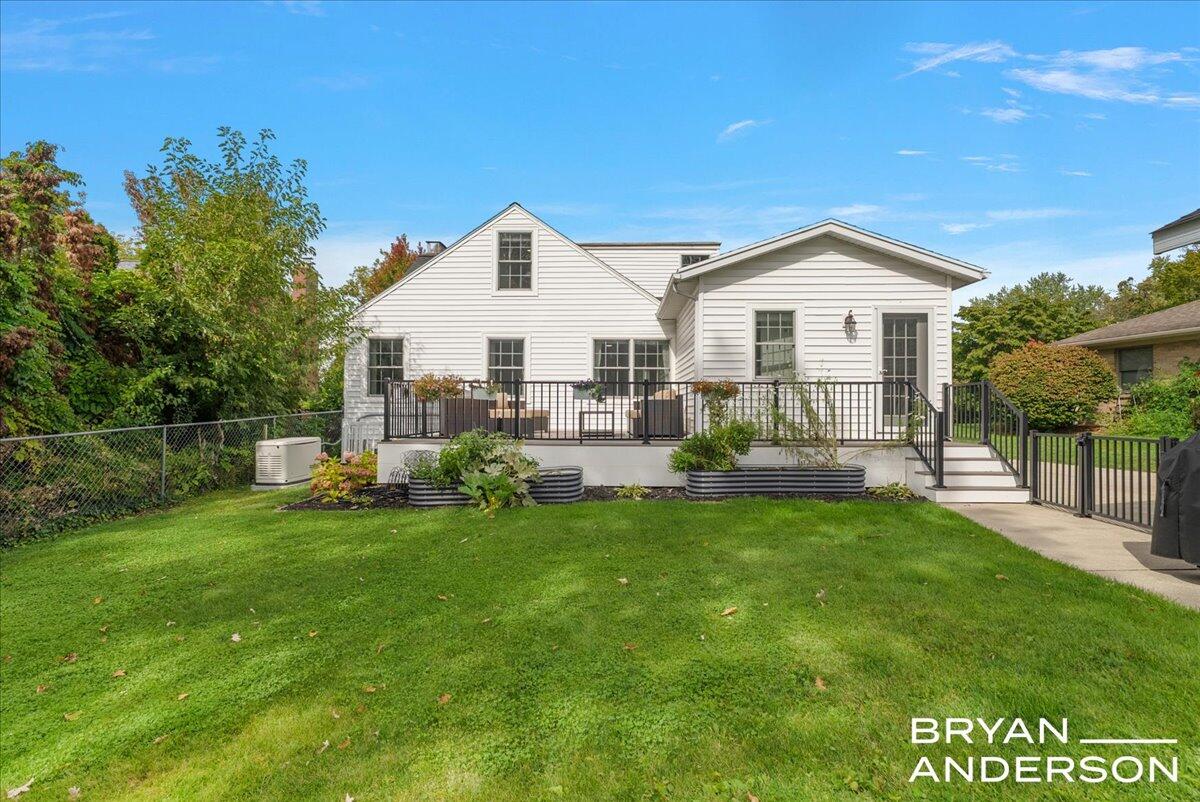 2462 Beechwood Drive SE