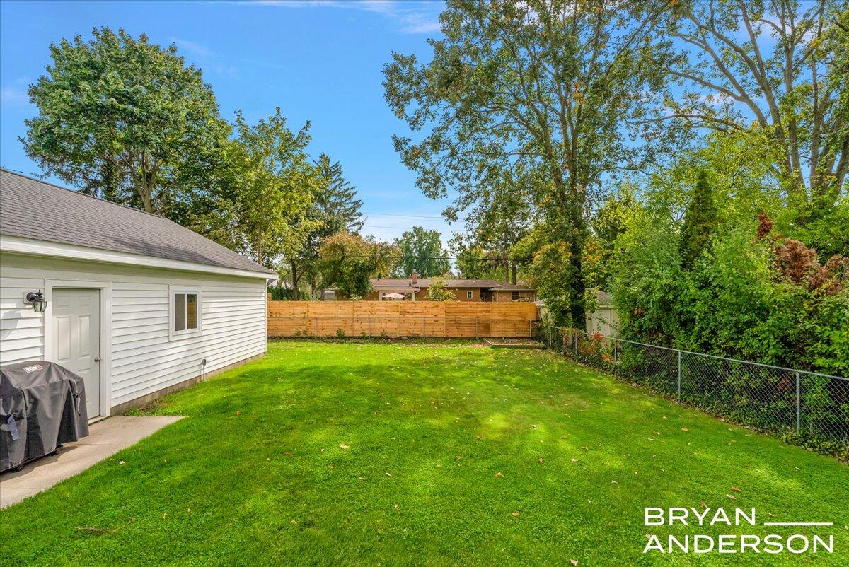 2462 Beechwood Drive SE