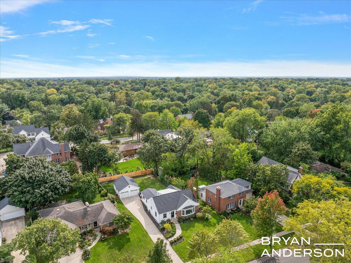 2462 Beechwood Drive SE