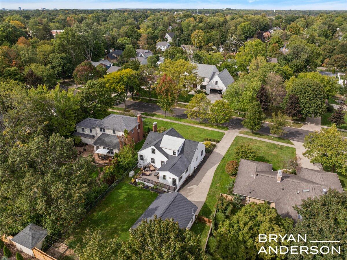 2462 Beechwood Drive SE