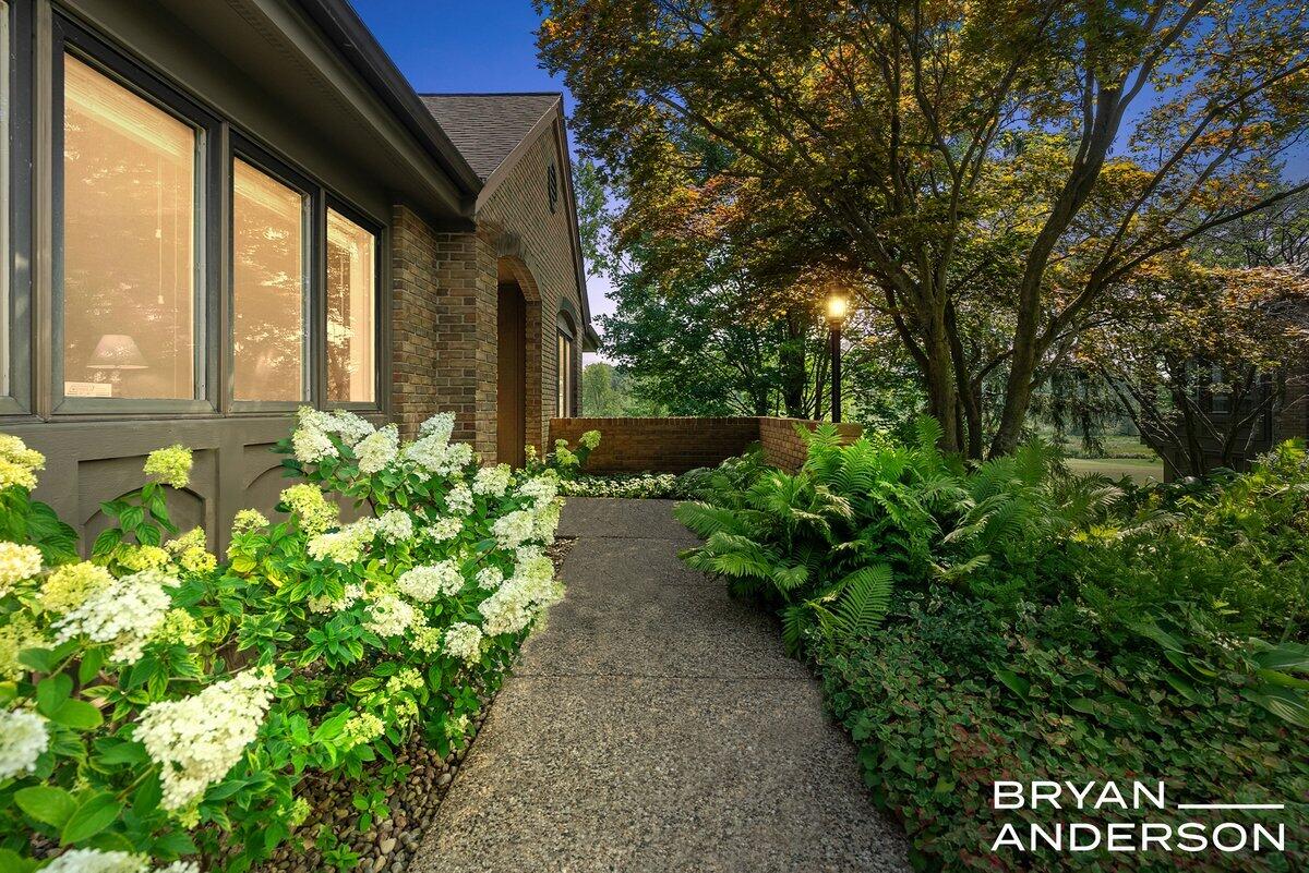 696 Cascade Hills Hollow Hollow SE