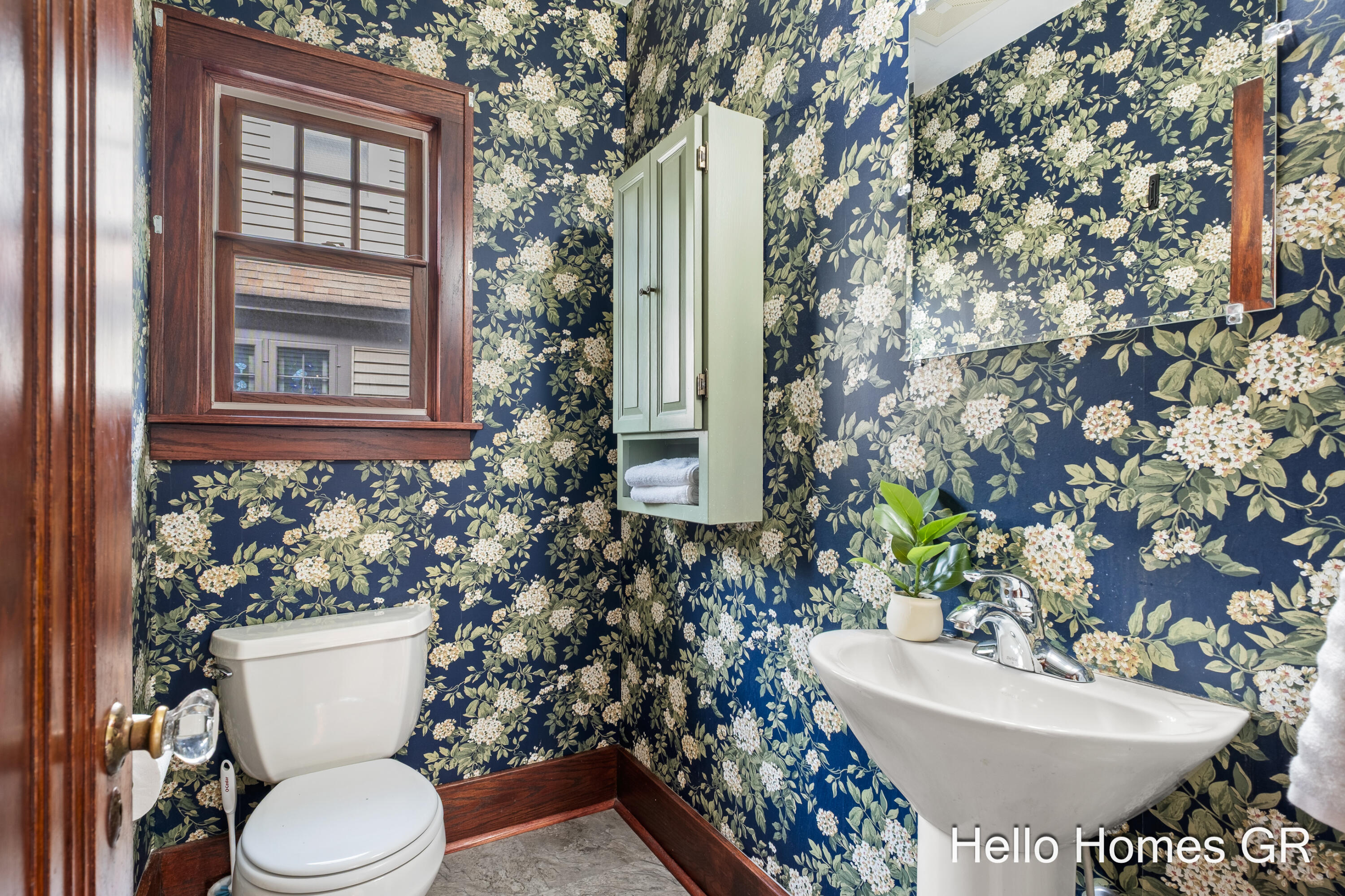 45 Baynton Avenue NE