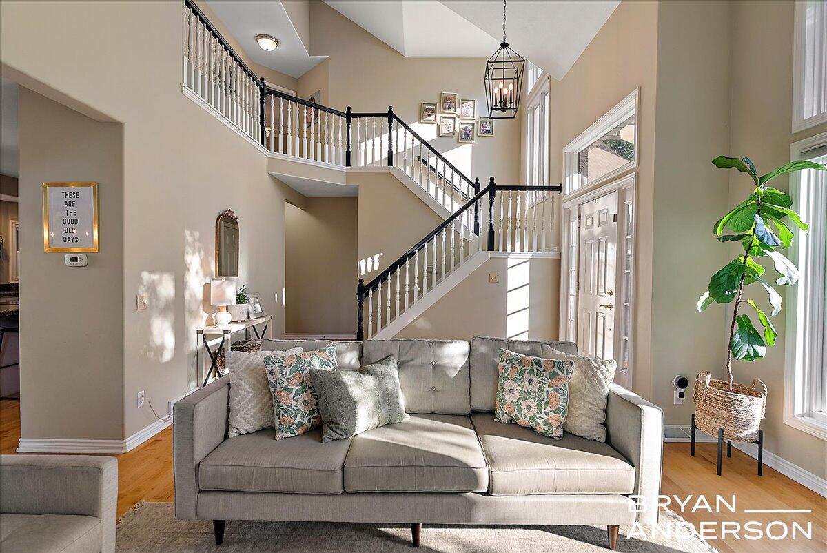 7257 Decosta Drive NE, Rockford