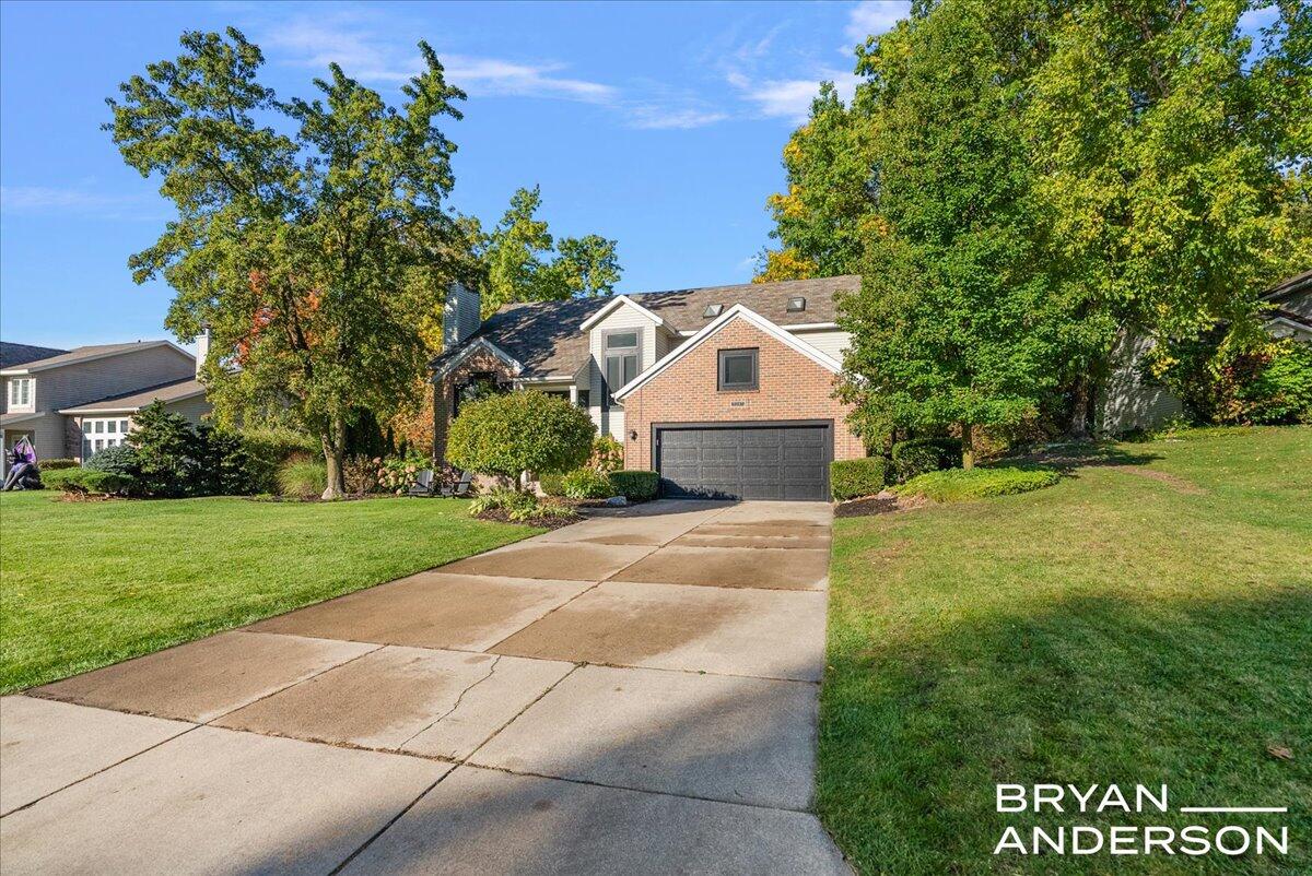 7257 Decosta Drive NE, Rockford