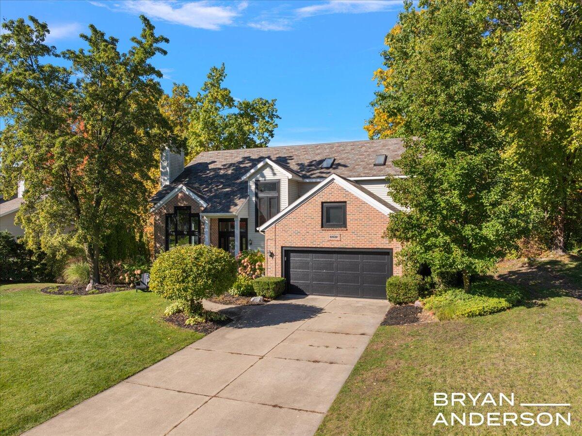 7257 Decosta Drive NE, Rockford