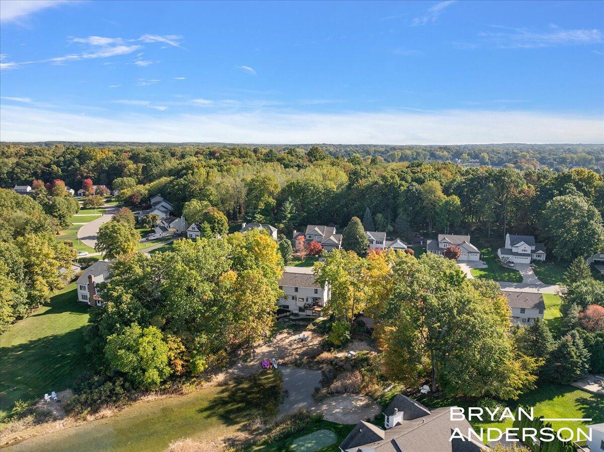 7257 Decosta Drive NE, Rockford