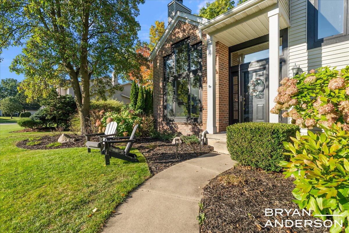 7257 Decosta Drive NE, Rockford