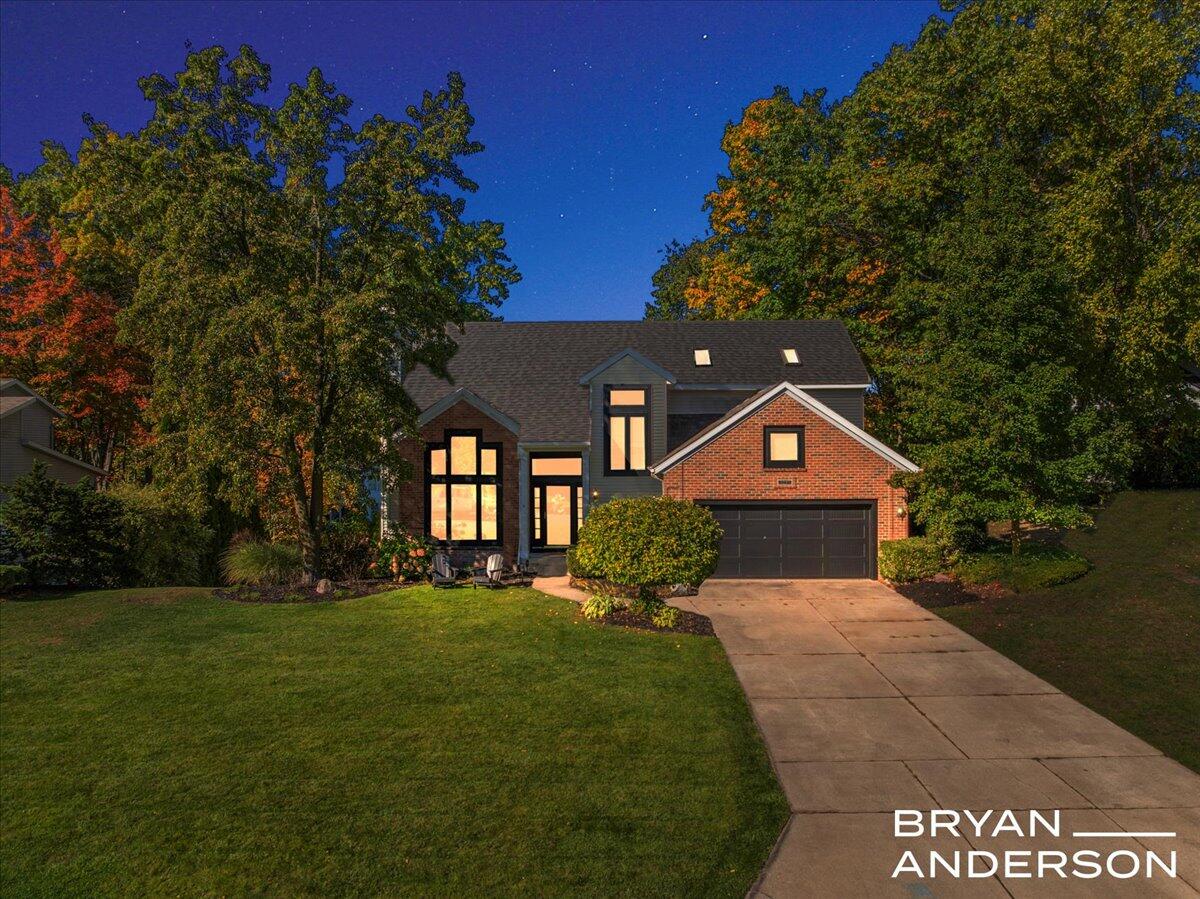 7257 Decosta Drive NE, Rockford