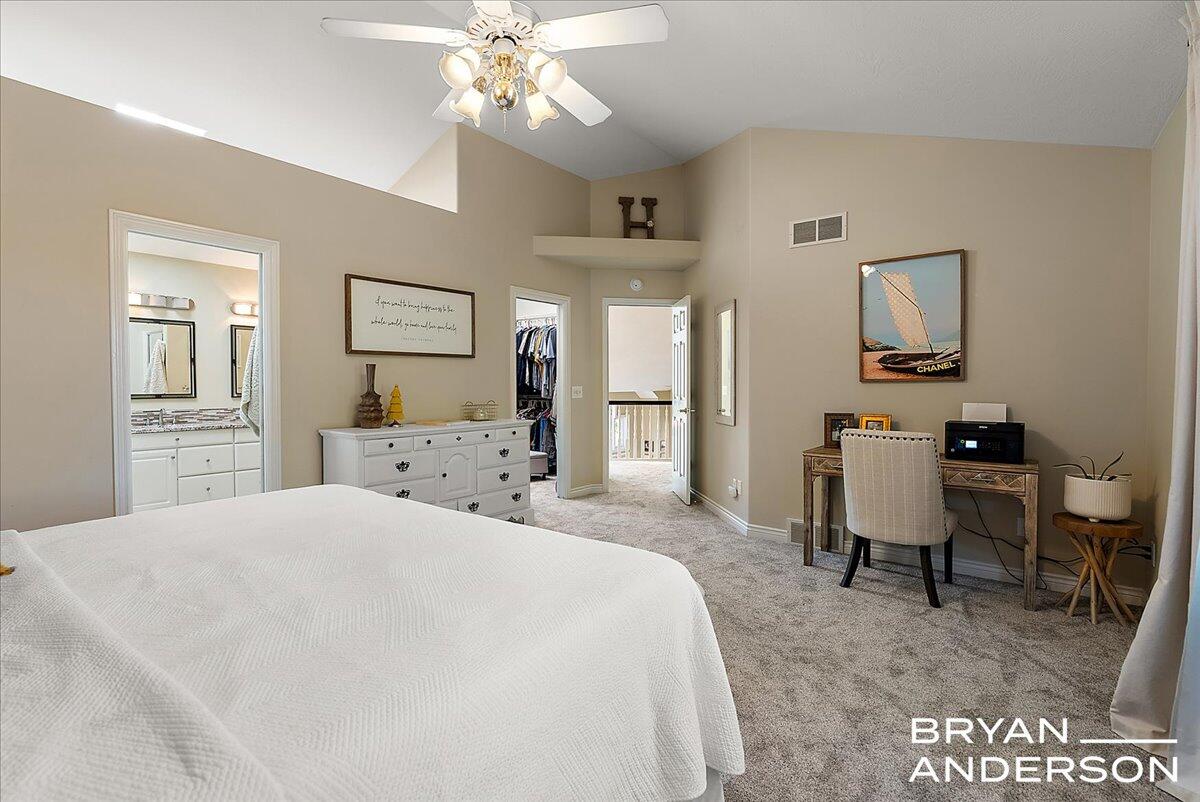 7257 Decosta Drive NE, Rockford