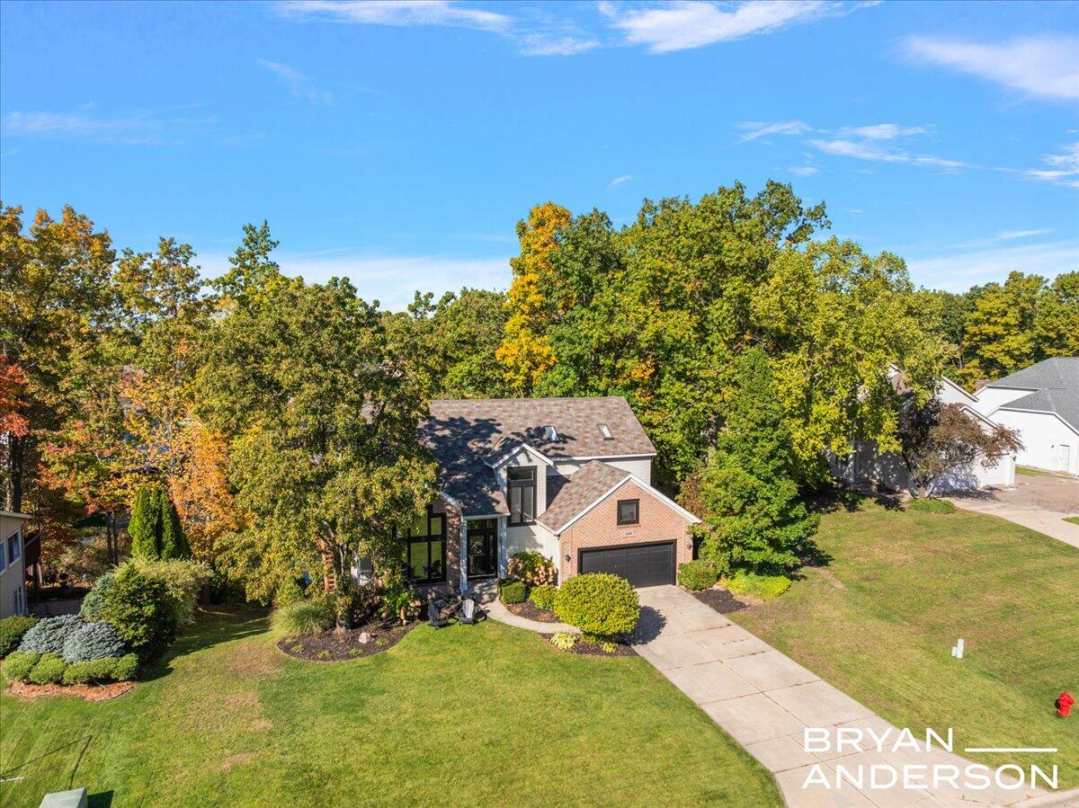 7257 Decosta Drive NE, Rockford