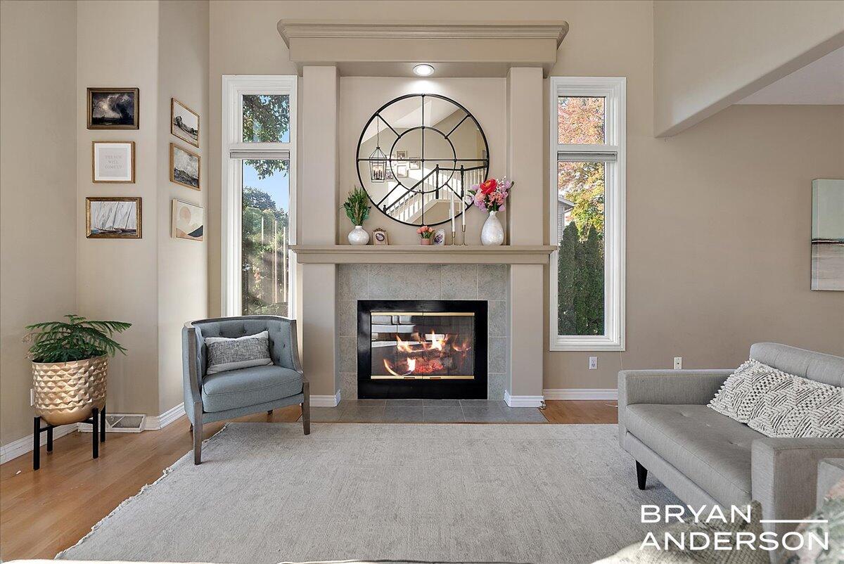 7257 Decosta Drive NE, Rockford