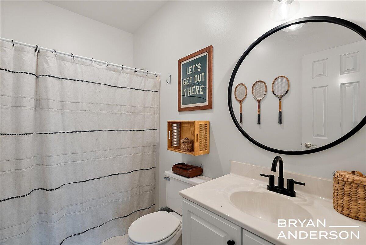 7257 Decosta Drive NE, Rockford