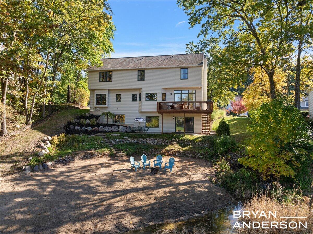 7257 Decosta Drive NE, Rockford