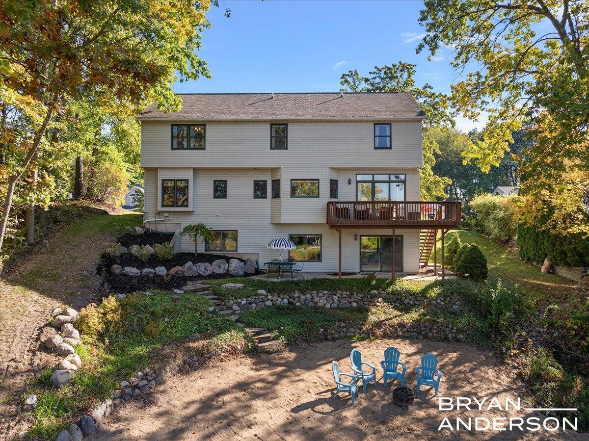 7257 Decosta Drive NE, Rockford