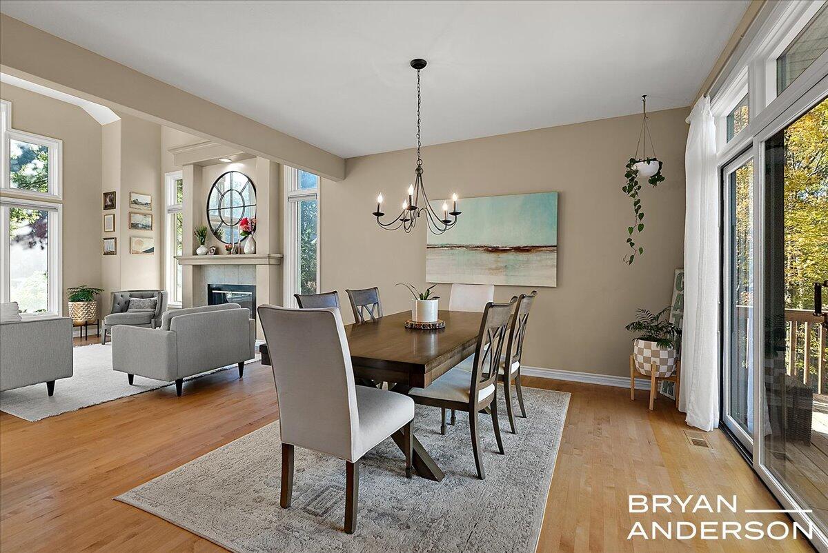 7257 Decosta Drive NE, Rockford