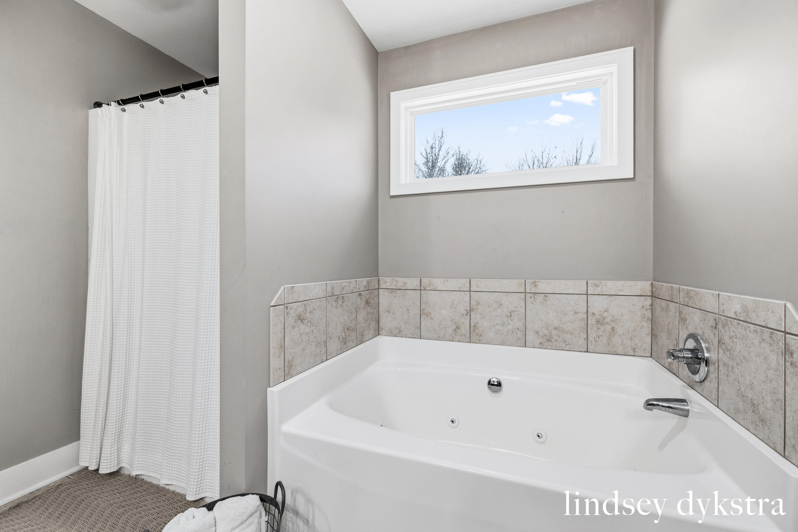 2862 Sunset Ridge Court NE