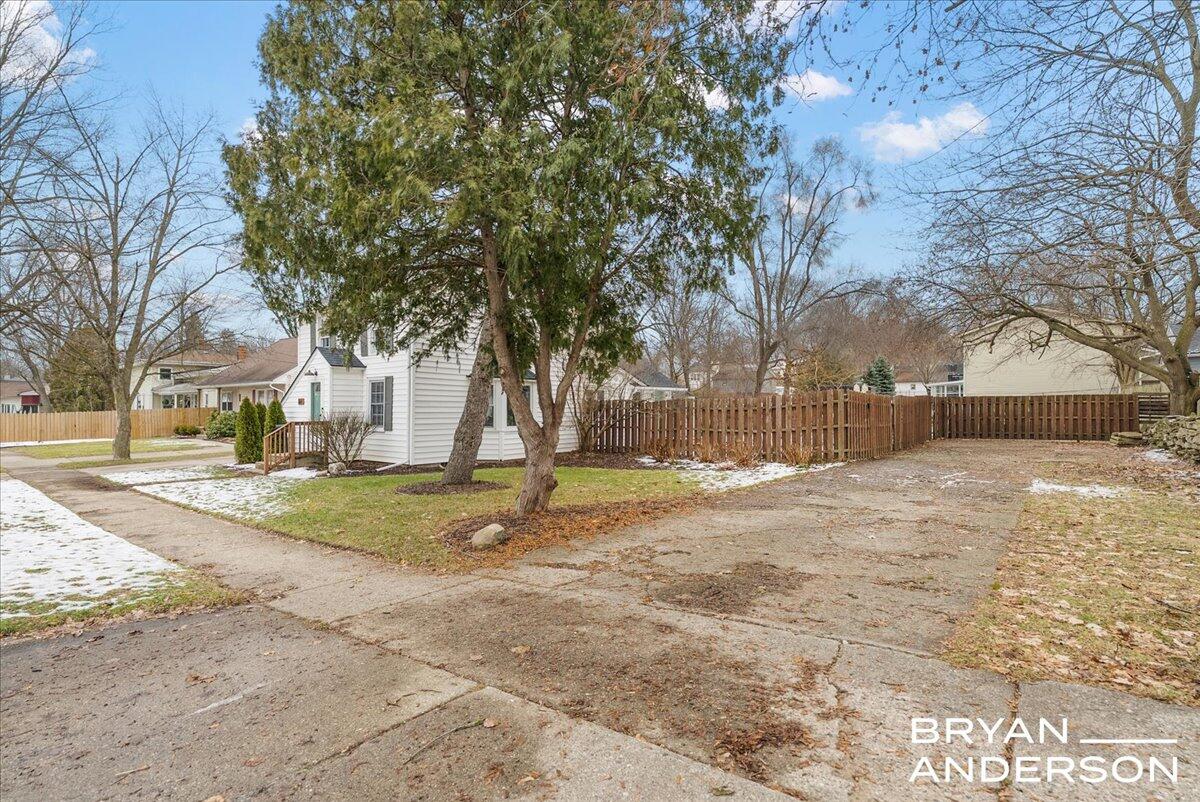 66 S Fremont Street NE