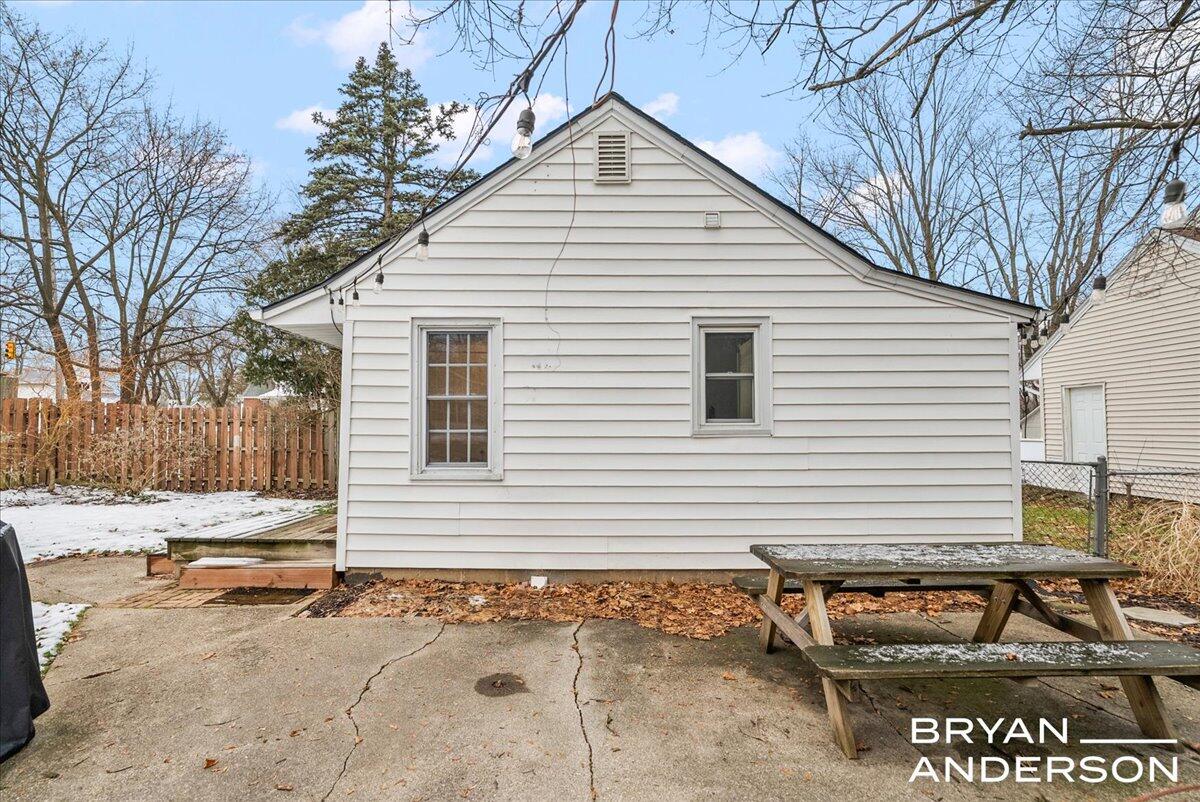 66 S Fremont Street NE