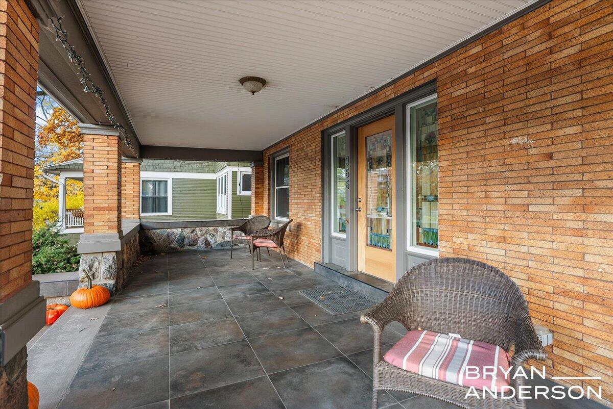 356 Woodmere Avenue SE