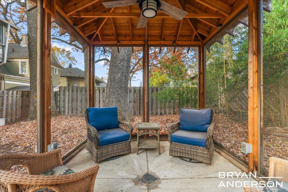 356 Woodmere Avenue SE