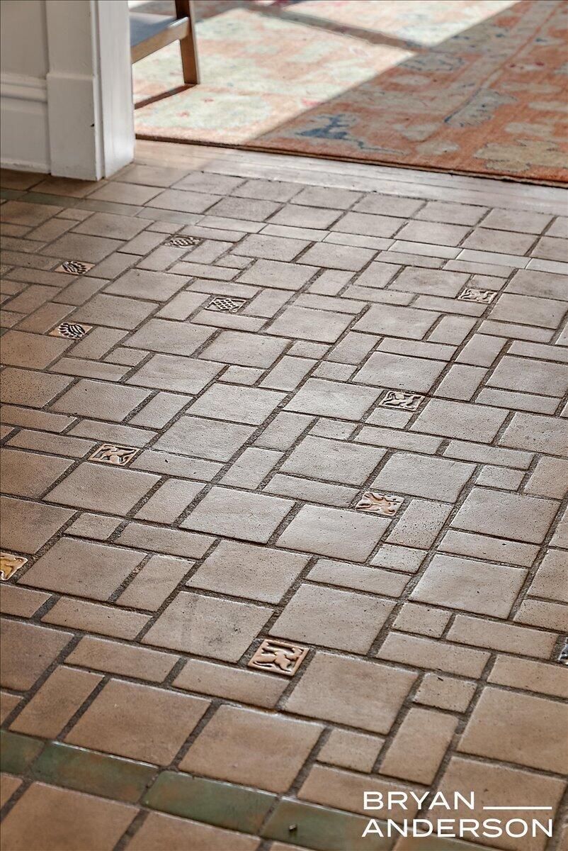 356 Woodmere Avenue SE