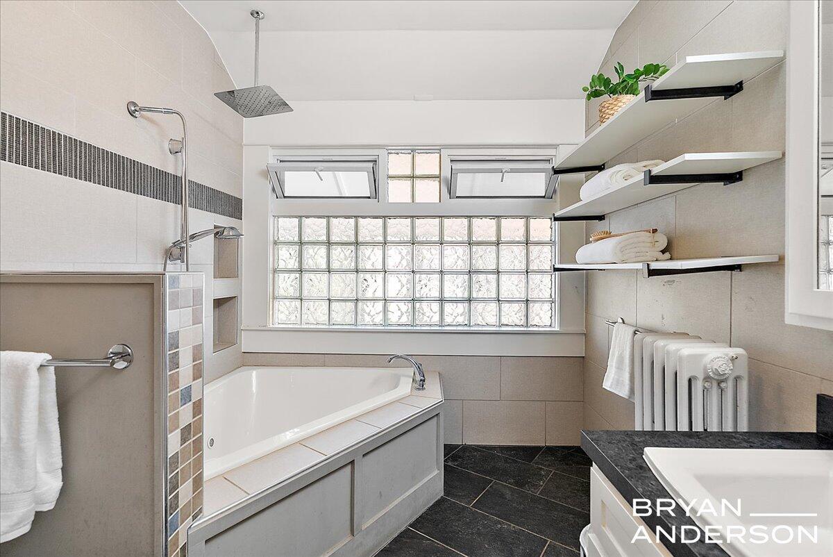 356 Woodmere Avenue SE