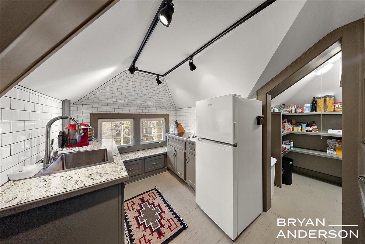 356 Woodmere Avenue SE