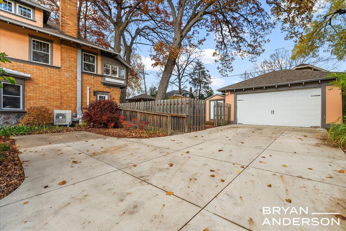 356 Woodmere Avenue SE