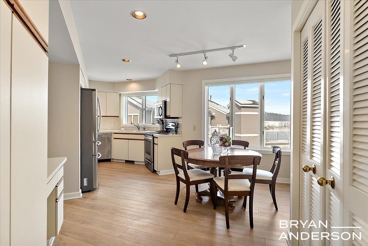 810 S Harbor Drive 16