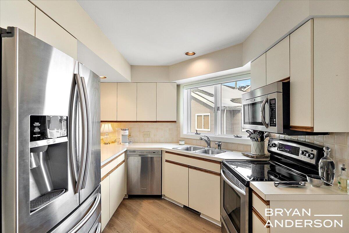 810 S Harbor Drive 16