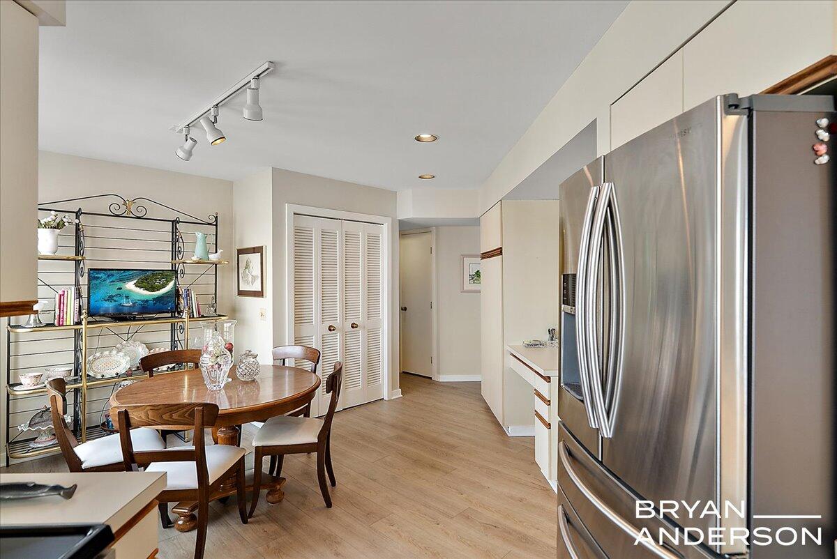 810 S Harbor Drive 16