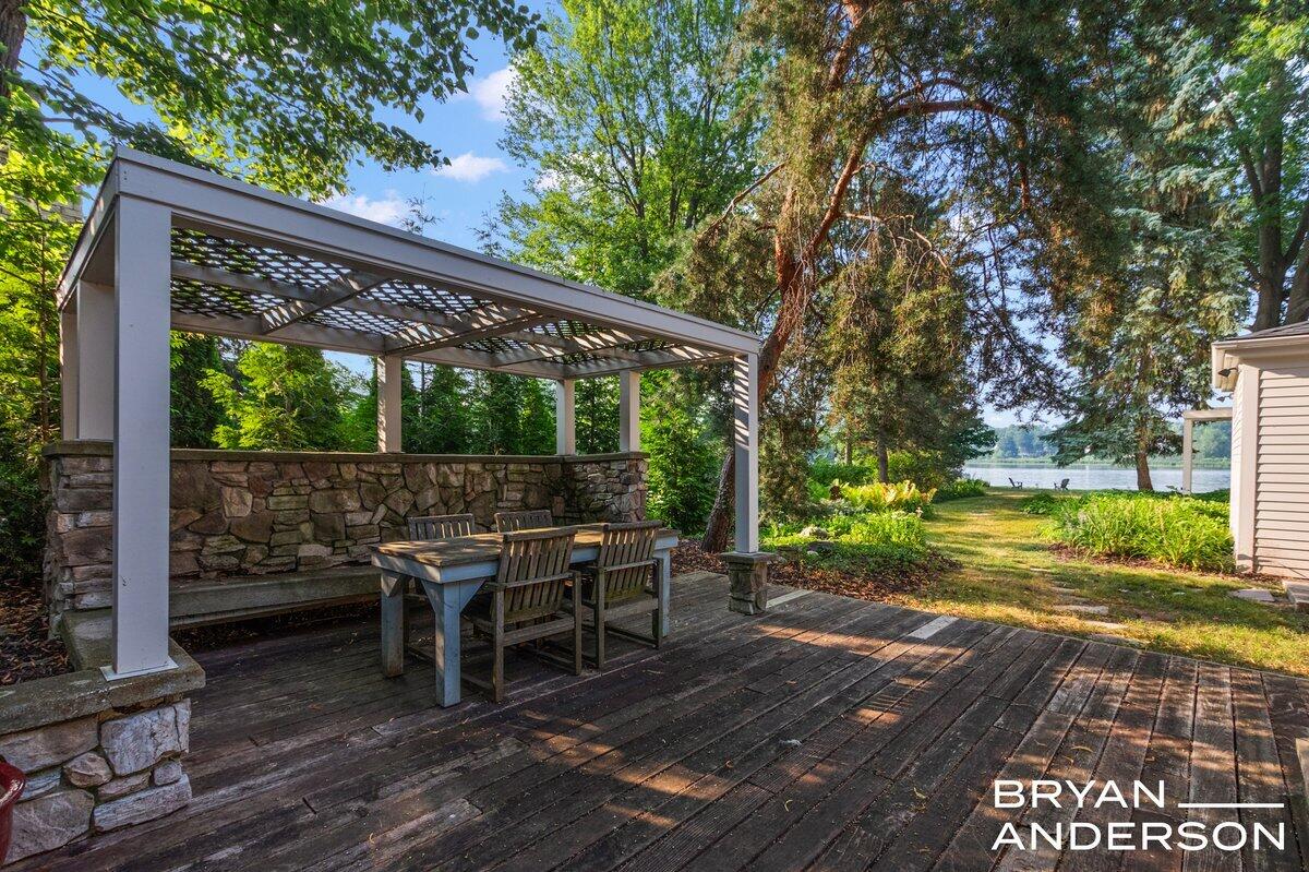 3150 Manhattan Lane SE