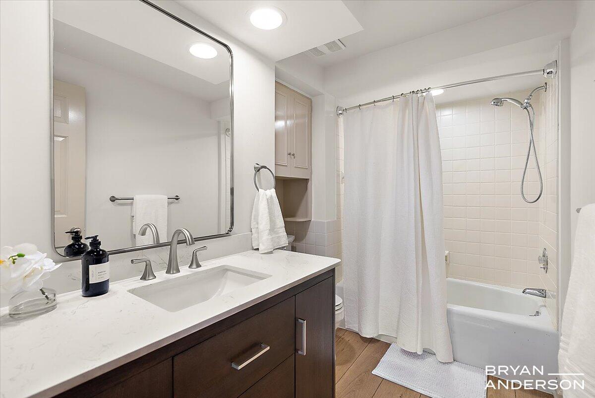 3150 Manhattan Lane SE